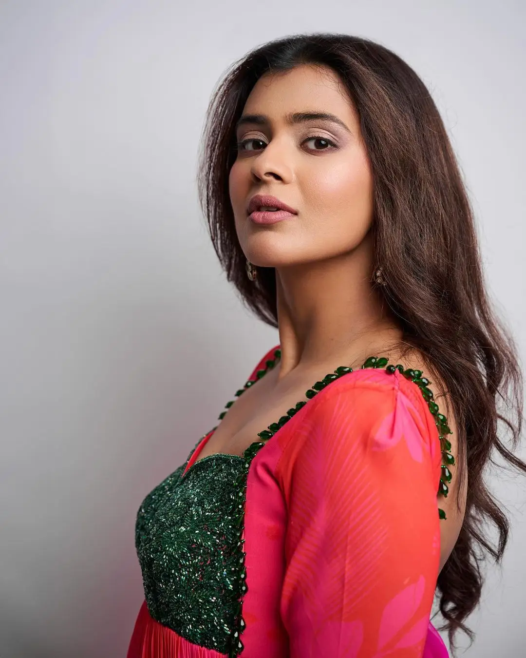 INDIAN ACTRESS HEBAH PATEL IMAGES IN RED GOWN 5